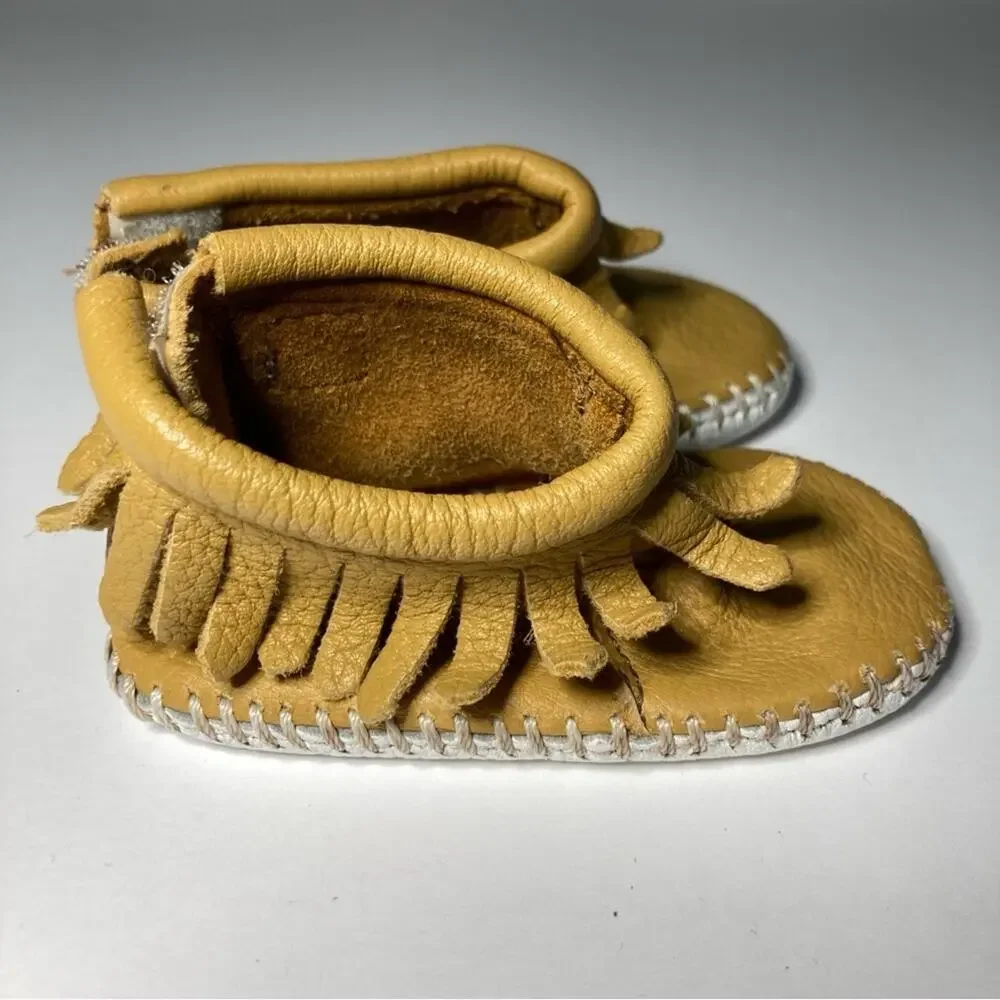 Minnetonka Pa-Poo-Shu Moccasin Natural Yellow Fringe Leather Baby Booties Shoes
